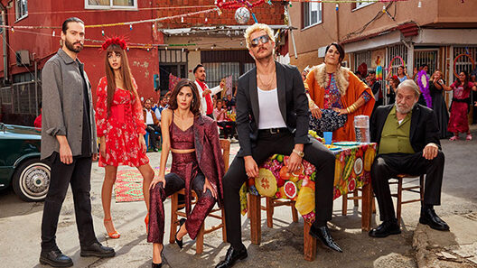 مسلسل ثلاثة قروش الحلقة 15 الخامسة عشر مترجم